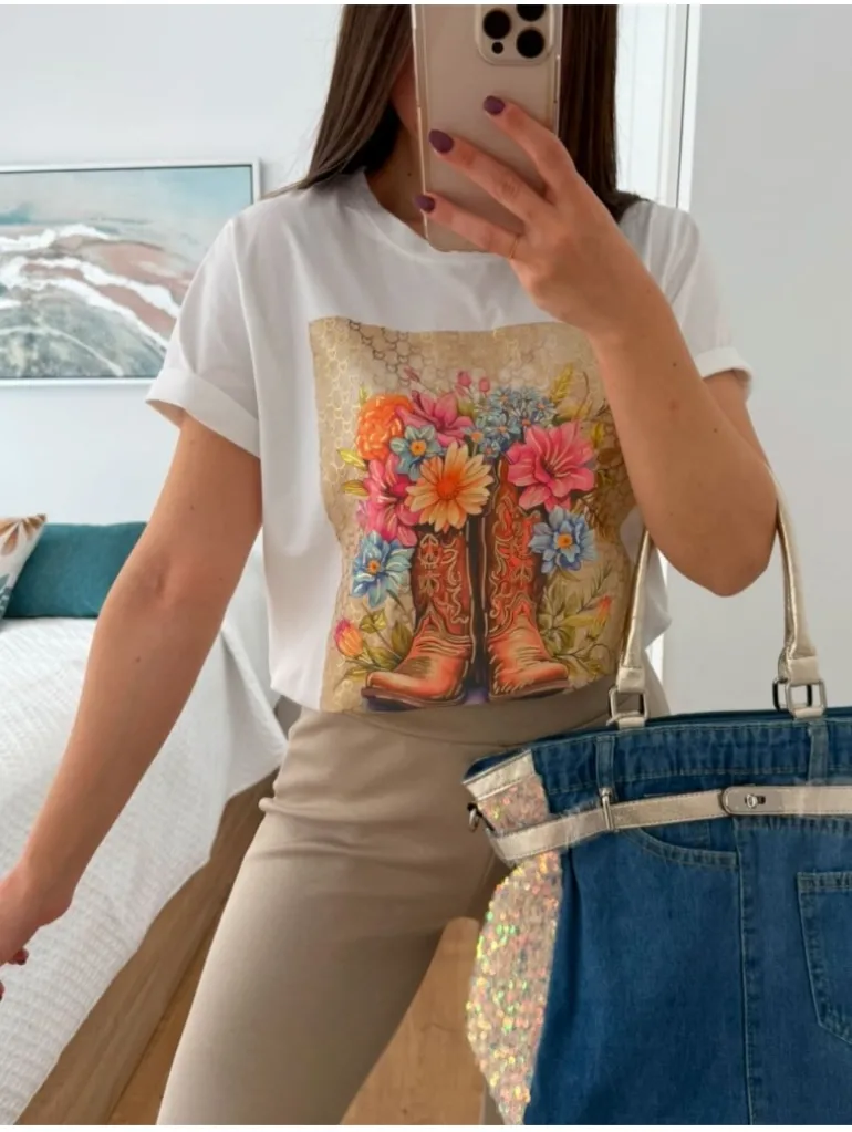 Camiseta blanca manga corta botas cowboy con flores/beige (V07)
