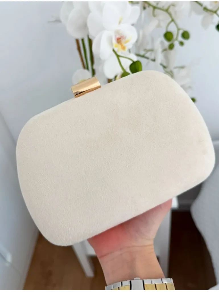Clutch / bolso de mano beige cierre dorado ante Miranda