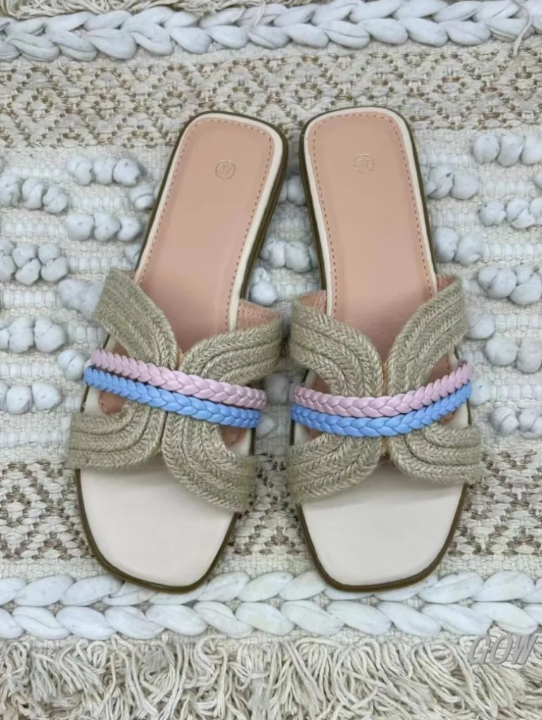 Sandalia Beige cuerda trenzada en rosa y azul (INZ)
